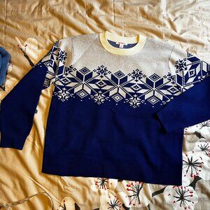 Cozy Nordic sweater, NWOT, size L, Royal blue and off-white